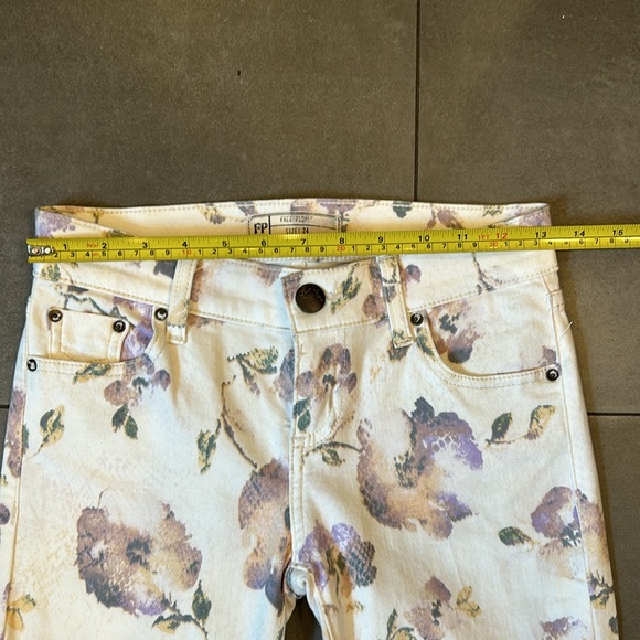 Free People Low Rise,Printed ,Super Flare Jeans - Picture 4 of 11